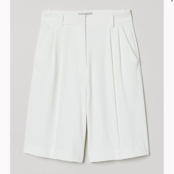 H&M Pants - Cream Bermuda Shorts